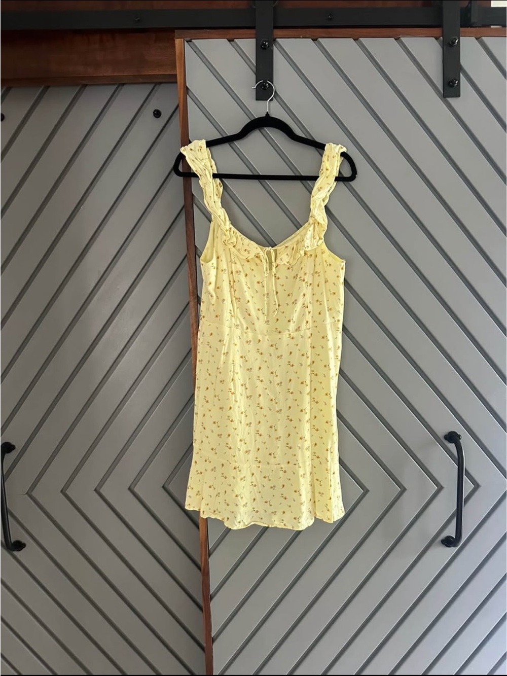 American Eagle Outfitters Yellow Floral Ruffle-Strap Cami